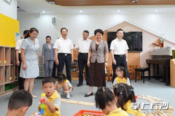 赢金配资网 吴桂英开展“十五五”规划专题调研并慰问一线教师代表